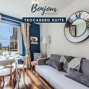  Apartment Royal Mile 3br-2ba, 1 Min To Castle - Free Parking & Zip Link Beds By Bonjour Residences